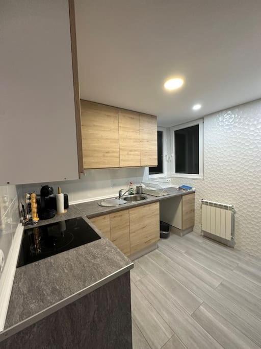 Cozy 1-Bedroom Apartment Madrid Extérieur photo