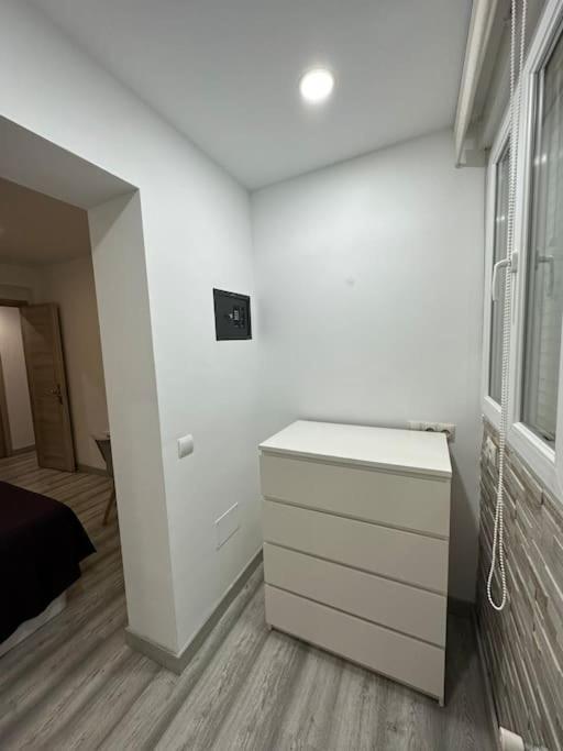 Cozy 1-Bedroom Apartment Madrid Extérieur photo